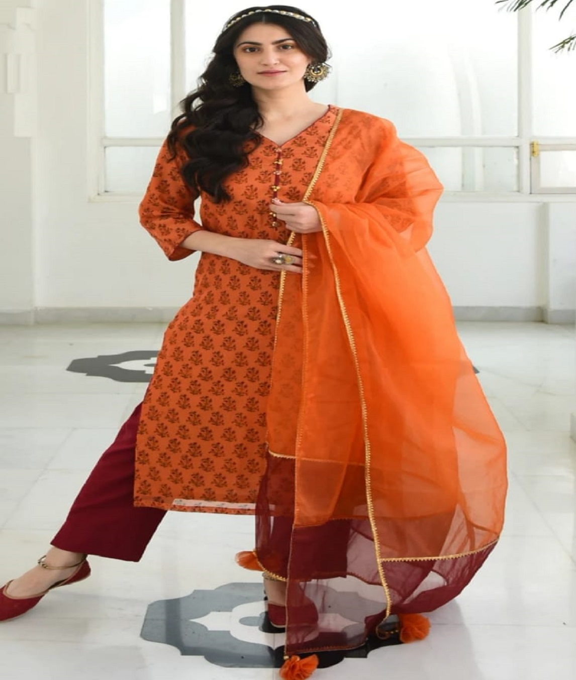 A BEAUTIFUL Fabric rayon kurti with pant with shiffon duppata wi